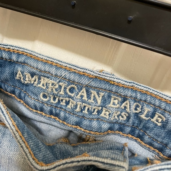 American Eagle Light-Wash Jean Shorts - Picture 3 of 4